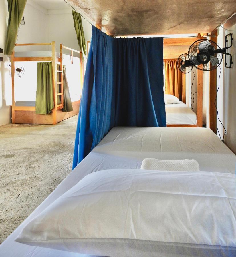 Three Little Birds Surf Hostel General Luna  Ngoại thất bức ảnh