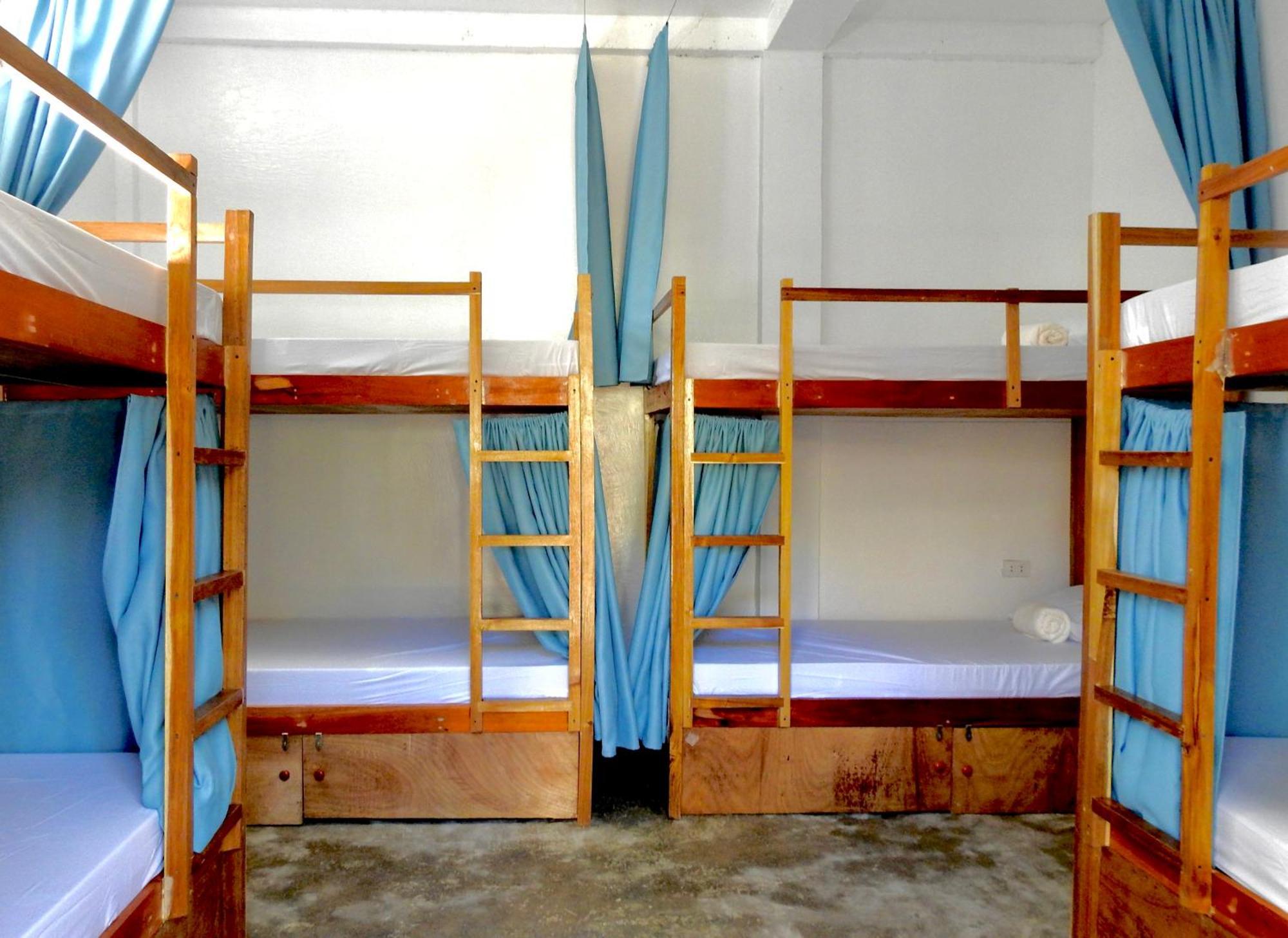Three Little Birds Surf Hostel General Luna  Phòng bức ảnh